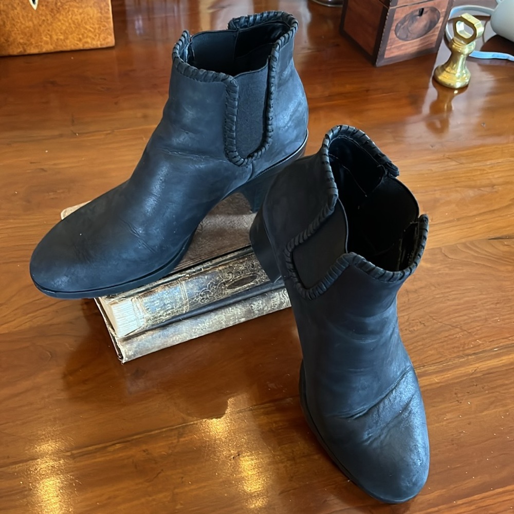 JACK ROGERS Poppy Suede Booties - Picture 3 of 9